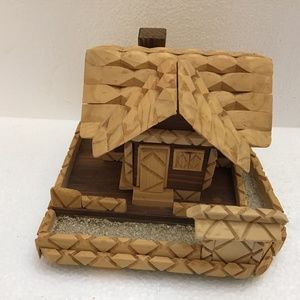 Vintage Handmade Wooden House by Casade Lemh 7 x 6 x 5 inches Decorative Accents